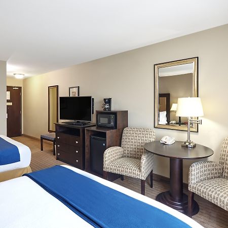 Holiday Inn Express & Suites Madison-Verona By Ihg Kültér fotó