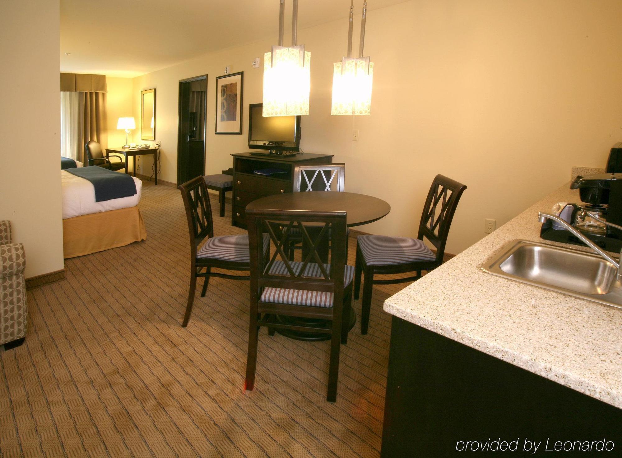 Holiday Inn Express & Suites Madison-Verona By Ihg Kültér fotó
